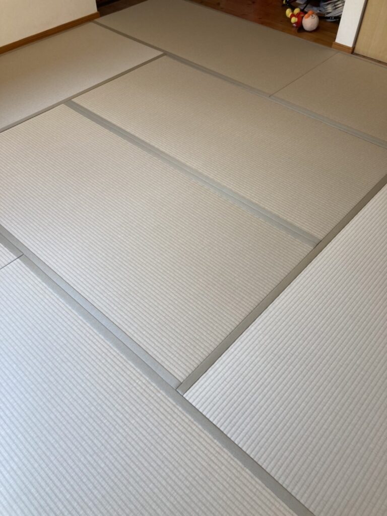 小川町のお客様 ダイケン和紙表に張替え 灰桜色（銀白カラー）の畳 