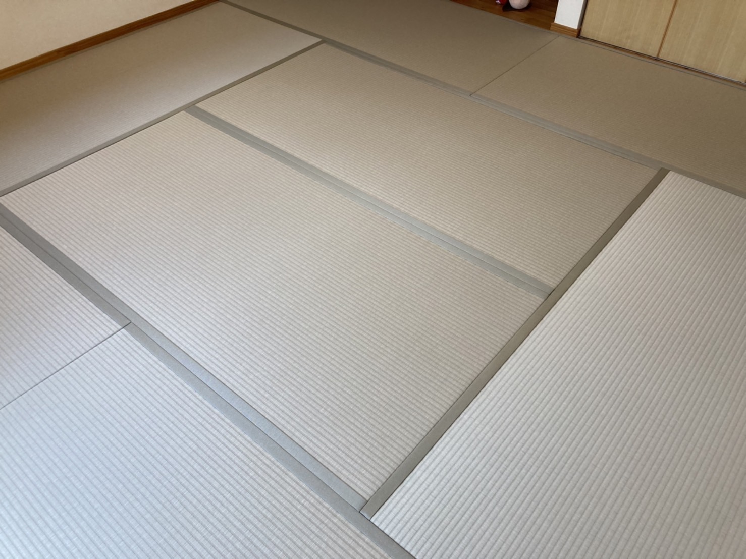 小川町のお客様 ダイケン和紙表に張替え 灰桜色（銀白カラー）の畳 